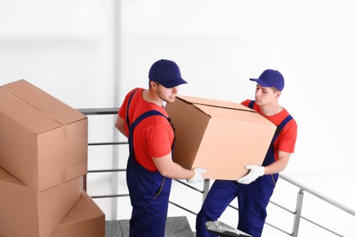 Removals team preparing a clear moving quote for a Notting Hill property