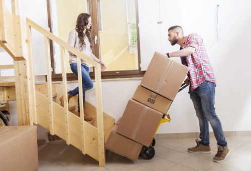 Local moving truck for Notting Hill homes and businesses