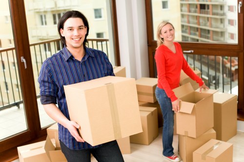 Different sizes of removal vans suitable for Nottinghill moves